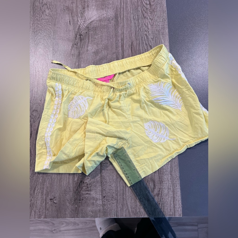 Lilly Pulitzer  Shorts - Picture 6 of 6